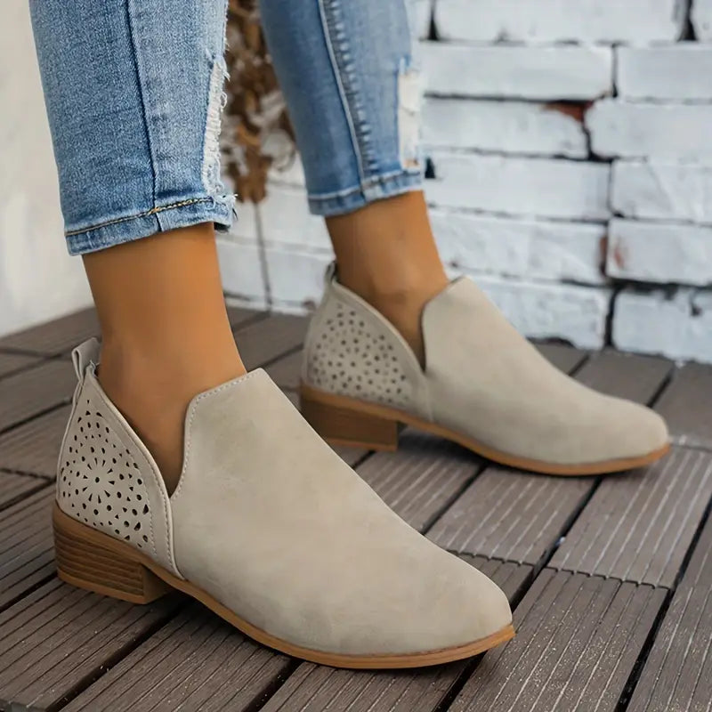 WOMEN'S CHUNKY RETRO LOW HEELS BOOTS 2024