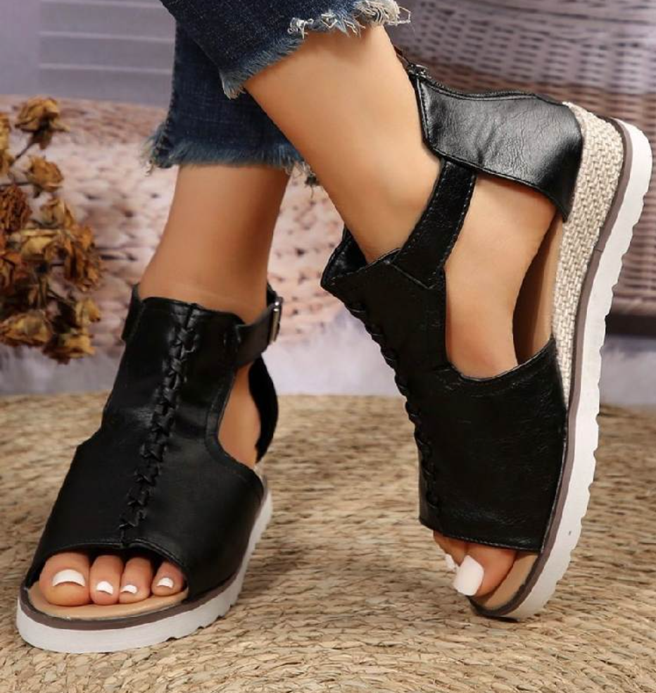 JENNI™ PU CUTOUT BUCKLE STRAP PLATFORM SANDALS