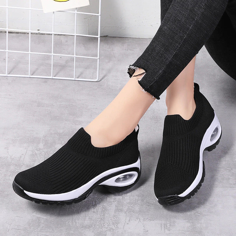 COMFORTABLE SNEAKERS FOR WOMEN AND MEN