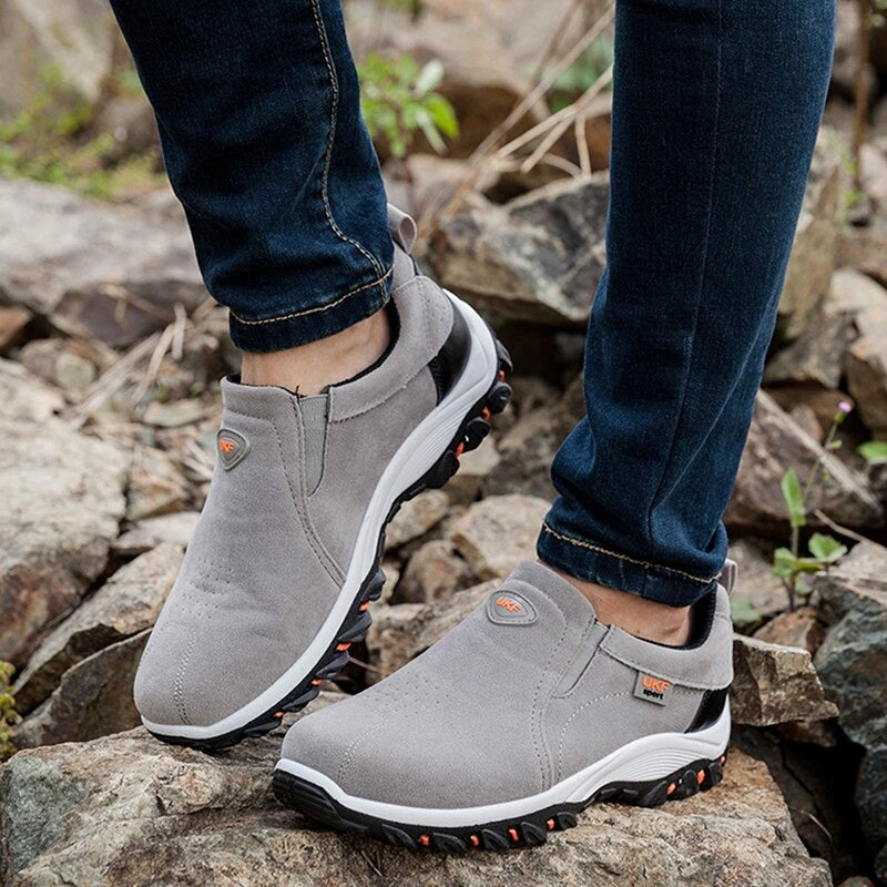 COMFORTABLE AND BREATHABLE ORTHOPEDIC SHOES