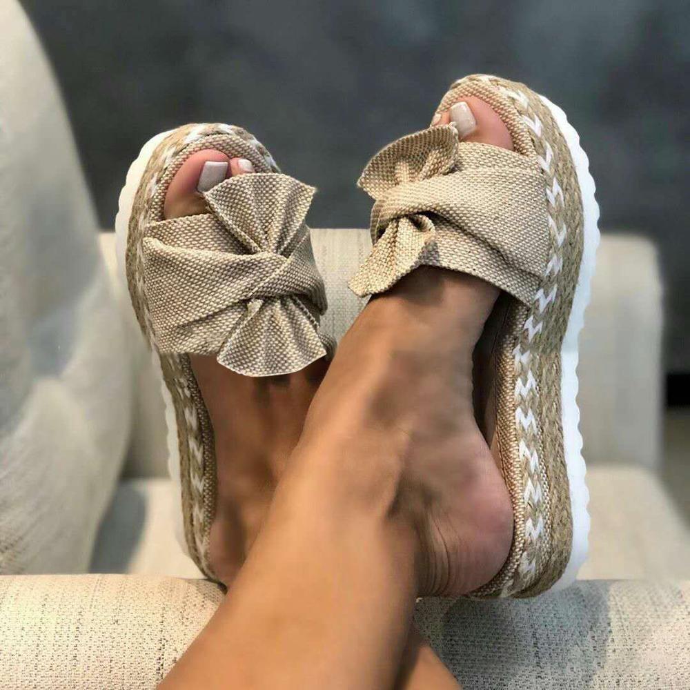 FRESH AND COMFORTABLE PLATFORM SANDALS